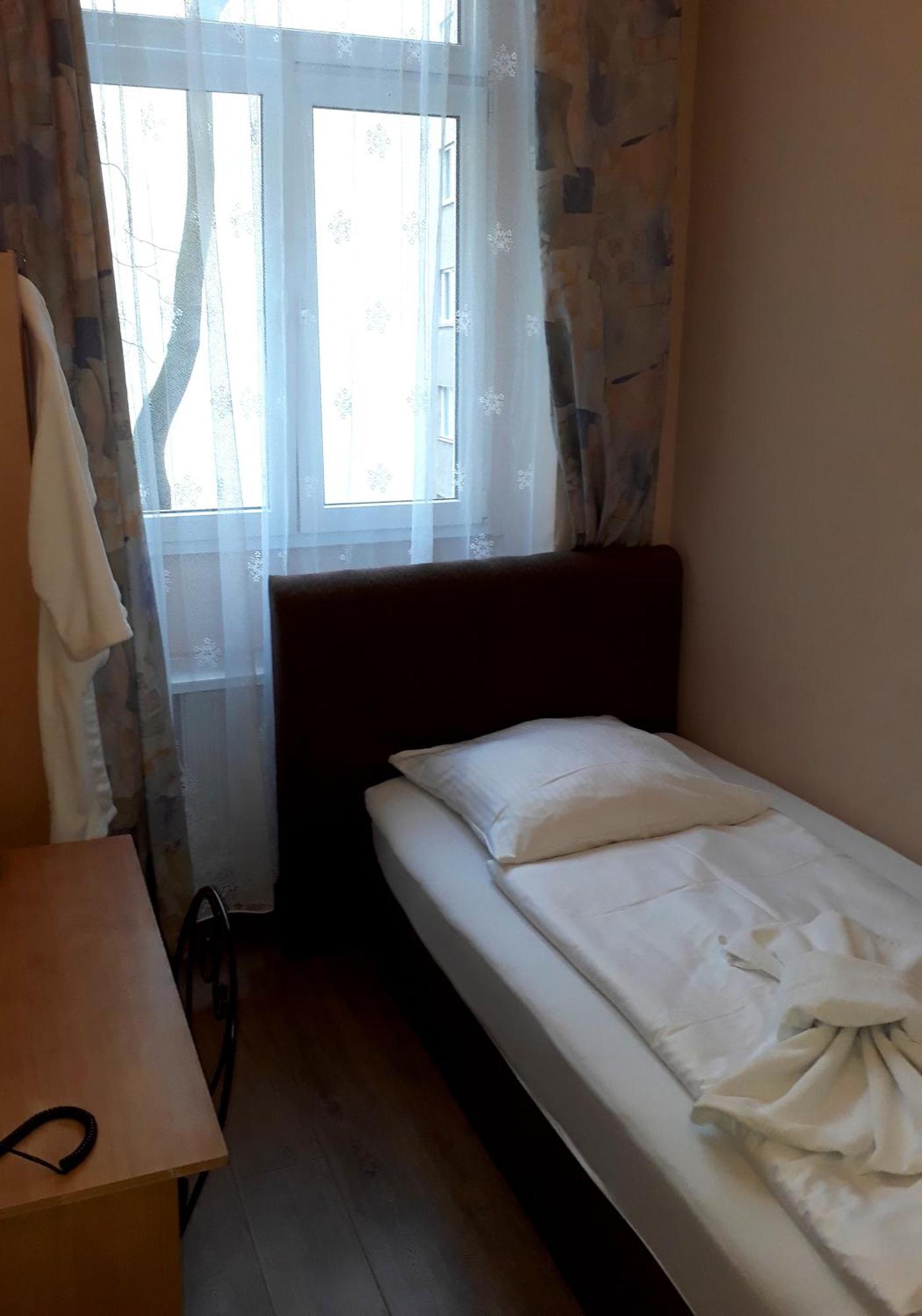 Hotel Bellevue Am Kurfuerstendamm Берлин Стая снимка