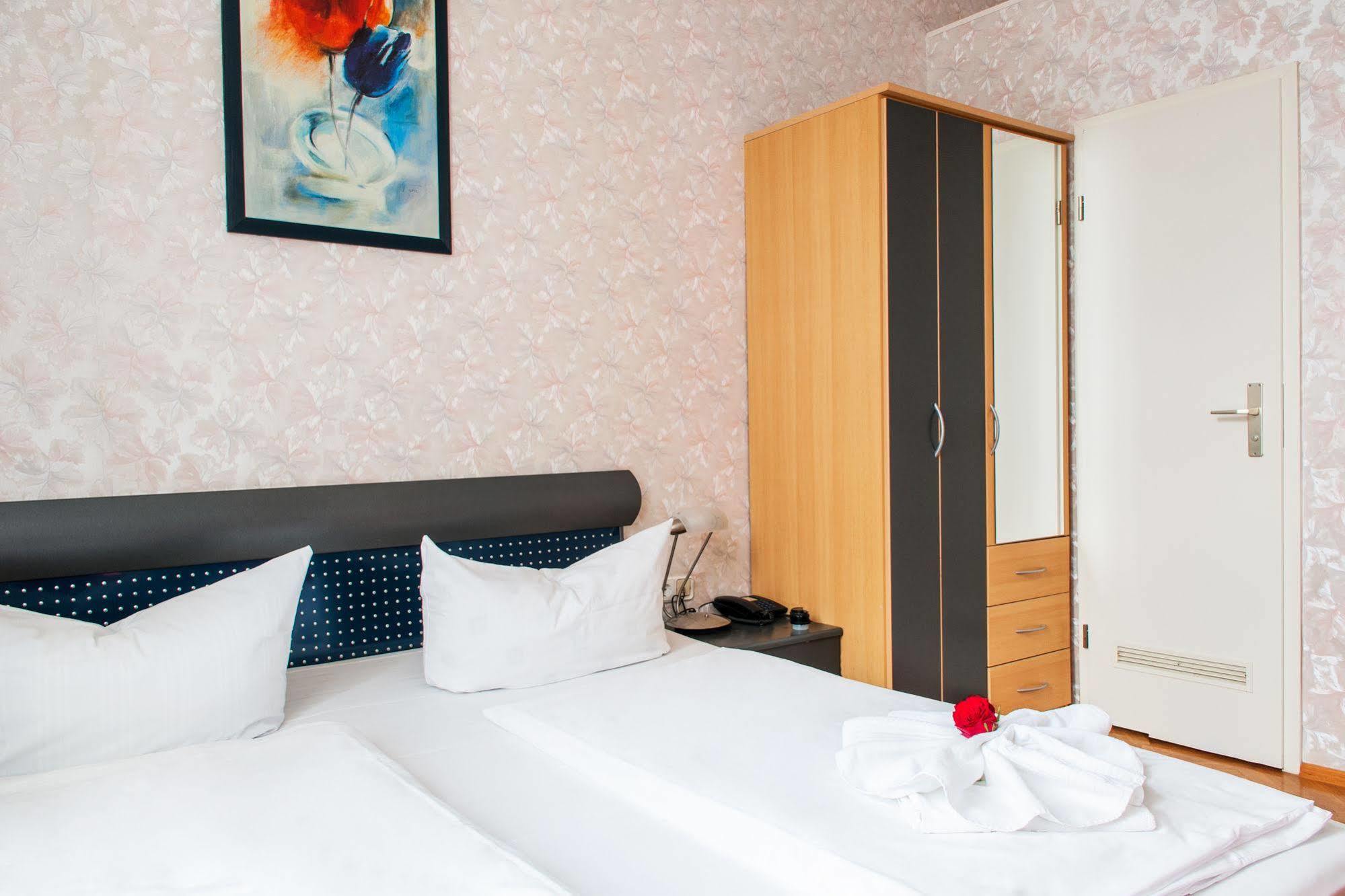 Hotel Bellevue Am Kurfuerstendamm Берлин Екстериор снимка